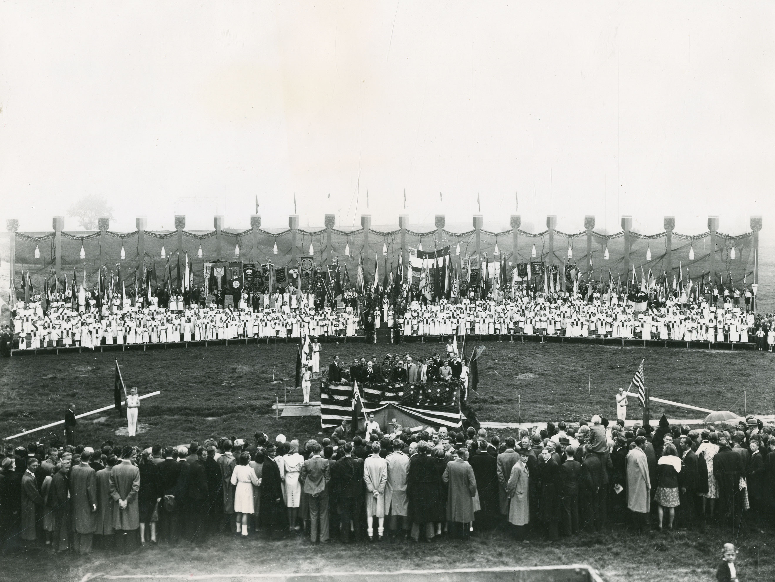 Op donderdag 30 augustus is op het Vijfsluizenterrein een grote manifestatie met toespraken, zang en muziek. Harmonievereniging Sursum Corda zorgt voor de muzikale begeleiding. 